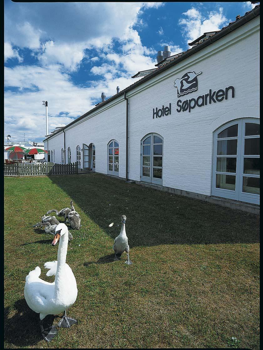 Hotel Soparken Aabybro Exterior photo